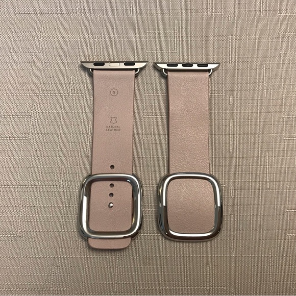 Apple Watch Modern Buckle in Soft Pink - Picture 4 of 4